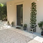 Marina's Garden Nests - Bliss Getaways Apartament *