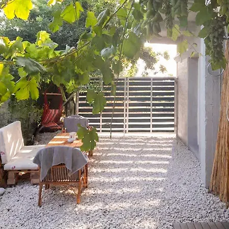 Apartment Marina's Garden Nests - Bliss Getaways Romanos (Messenia)