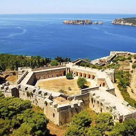 Marina's Garden Nests - Bliss Getaways