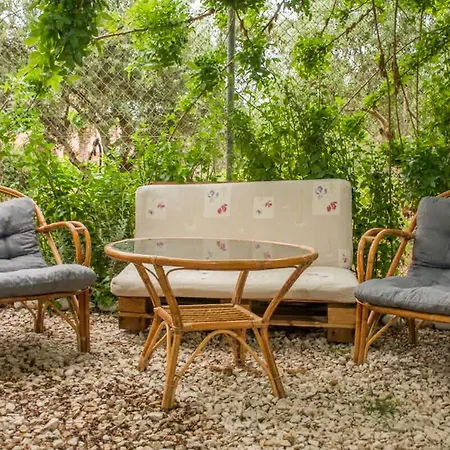Apartment Marina's Garden Nests - Bliss Getaways