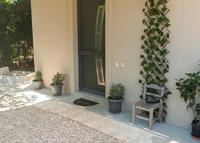 Marina's Garden Nests - Bliss Getaways Apartmán *