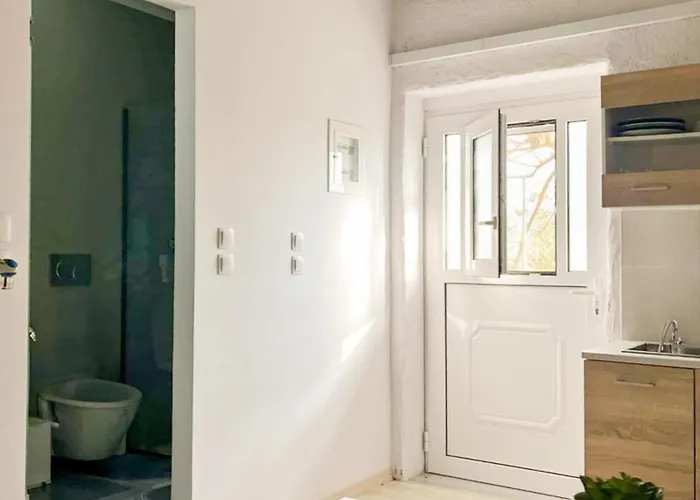 Marina's Garden Nests - Bliss Getaways