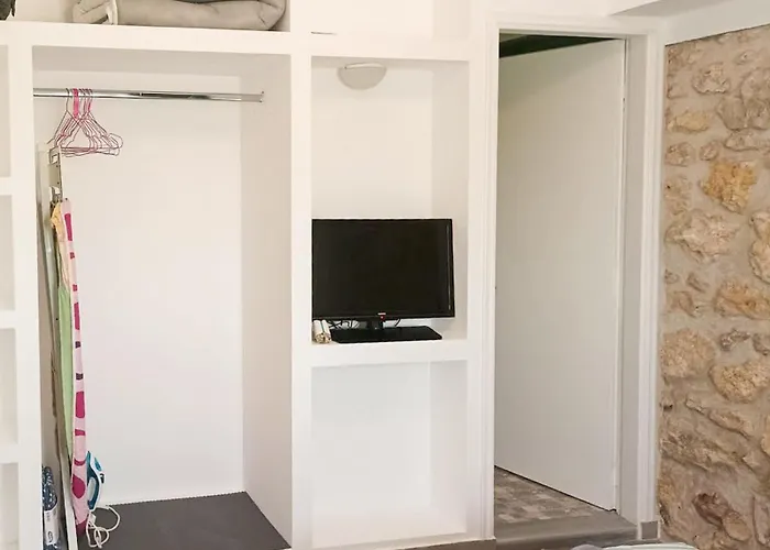 Apartment Marina's Garden Nests - Bliss Getaways *